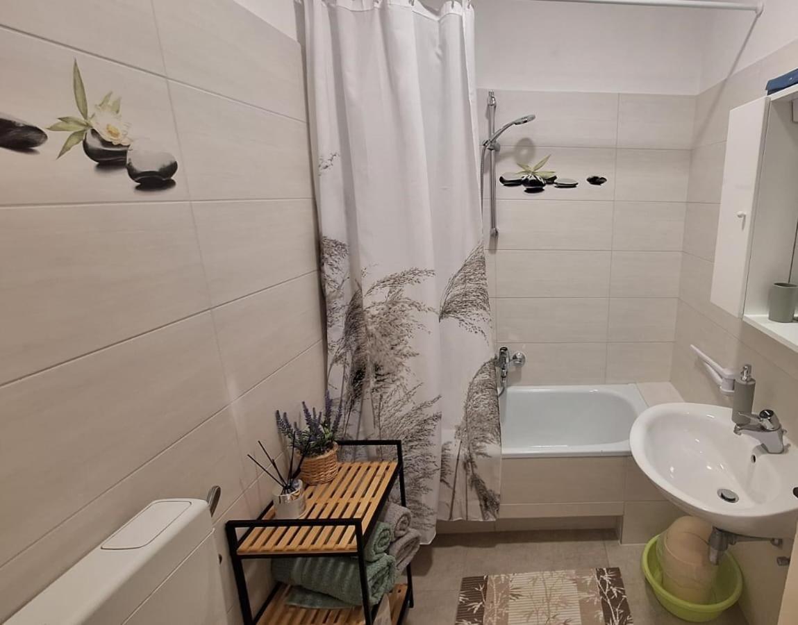 App Karmen With Free Parkig Apartment Porec Ngoại thất bức ảnh