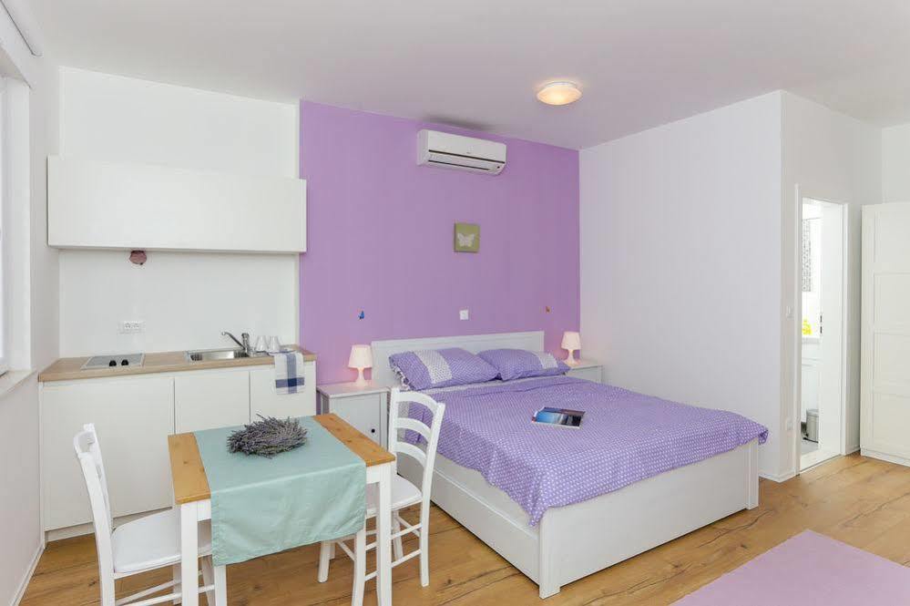 App Karmen With Free Parkig Apartment Porec Ngoại thất bức ảnh